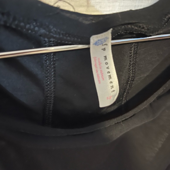 Free People Crop 🌵Small - Picture 5 of 7